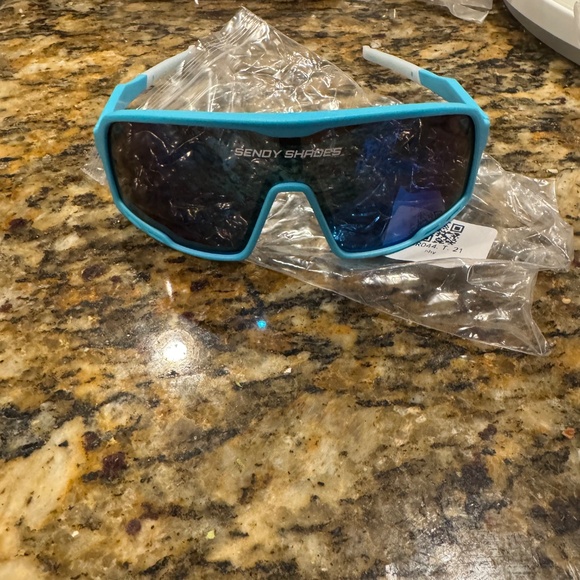 Sendy Shades Aura 2.0 Blue Shield-Style Sunglasses with Sporty Design - Picture 3 of 5